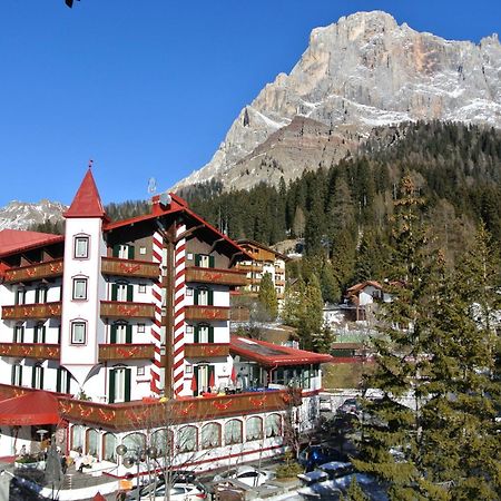 Hotel Regina San Martino Di Castrozza Esterno foto