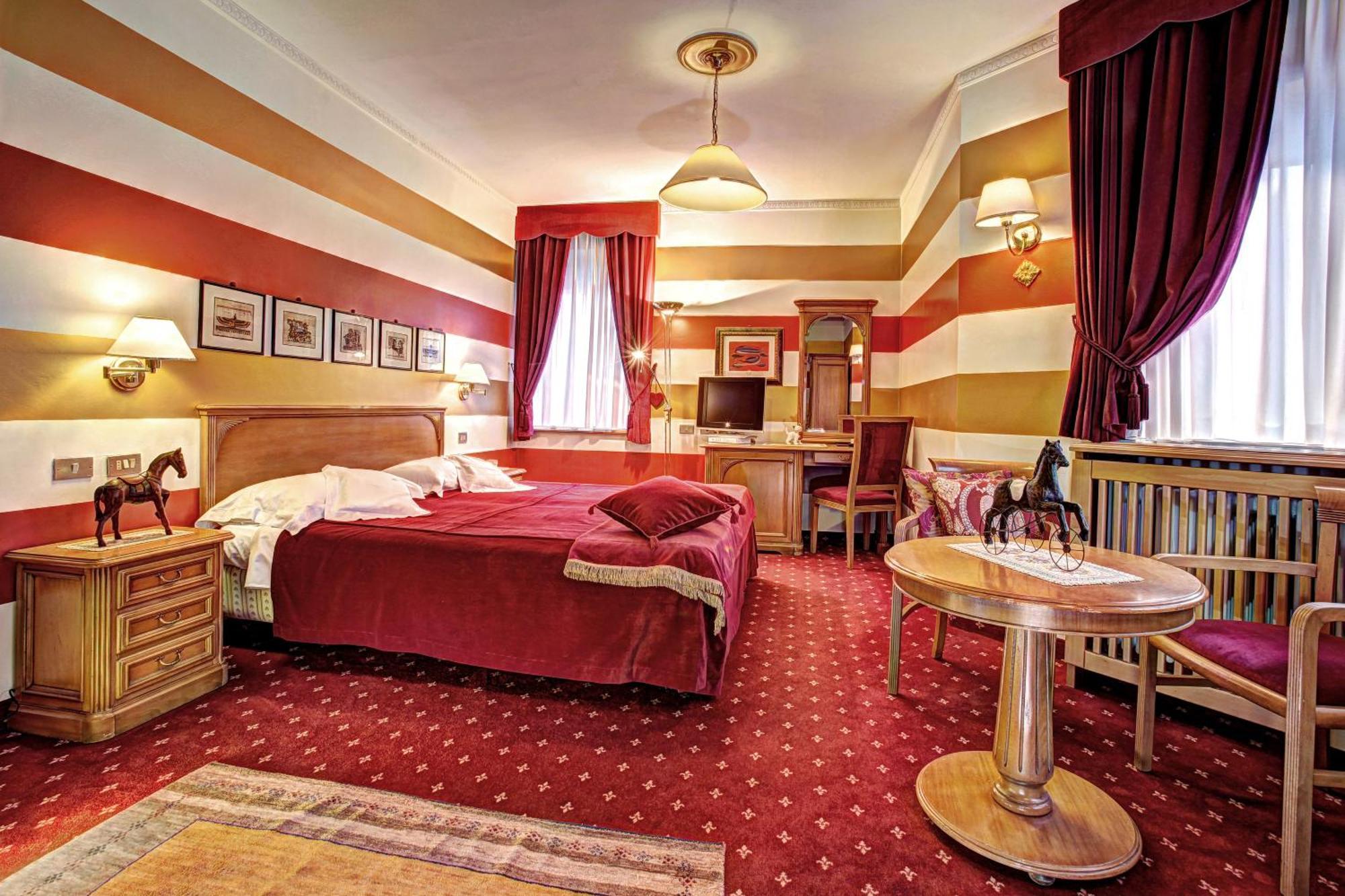 Hotel Regina San Martino Di Castrozza Esterno foto