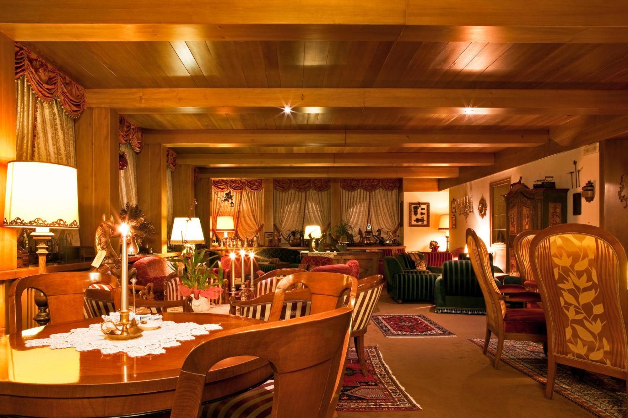 Hotel Regina San Martino Di Castrozza Esterno foto