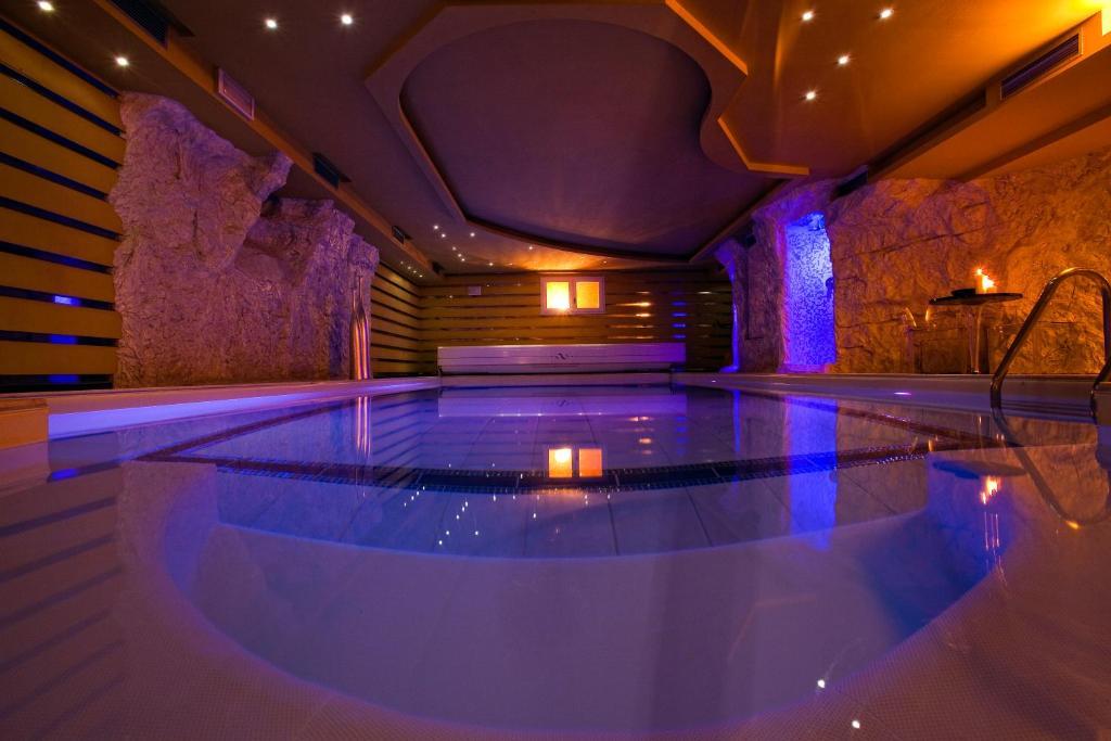 Hotel Regina San Martino Di Castrozza Esterno foto