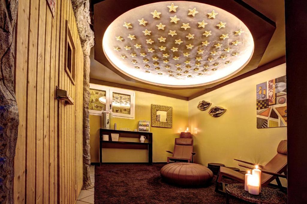 Hotel Regina San Martino Di Castrozza Esterno foto