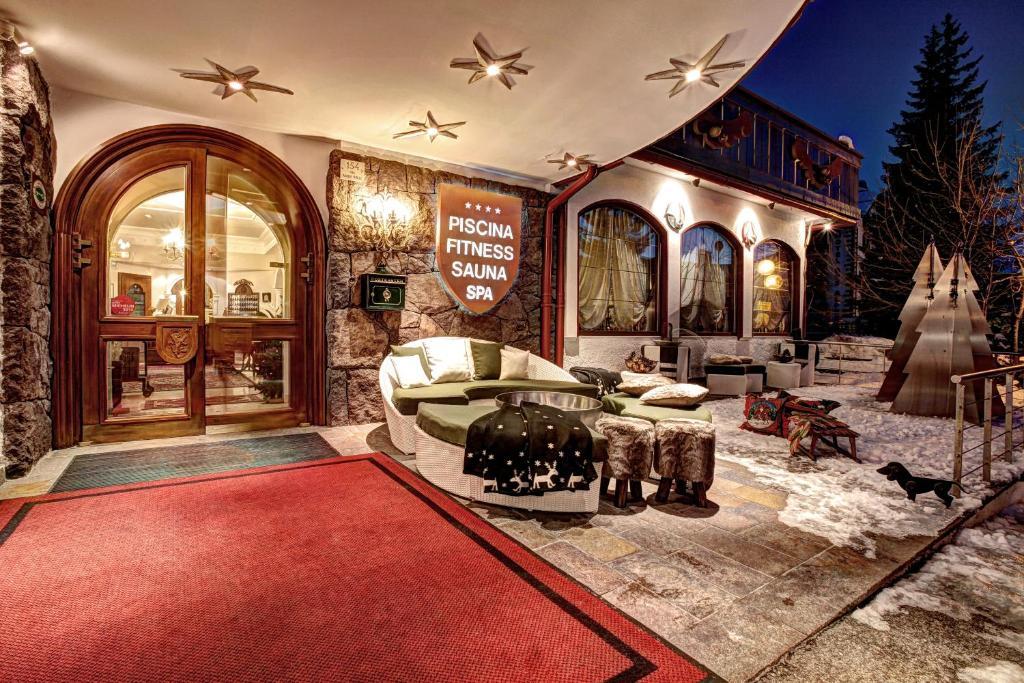 Hotel Regina San Martino Di Castrozza Esterno foto