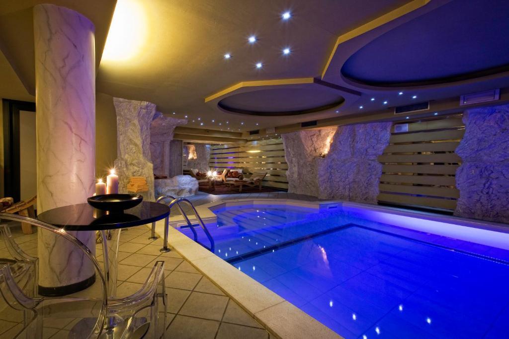 Hotel Regina San Martino Di Castrozza Esterno foto